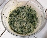 Foto del passaggio 1 della ricetta Omelette alle erbette di campo con ripieno goloso
