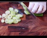 A picture of step 1 of Shrimp Stir-Fried Udon.