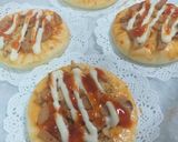 Gambar langkah 2 resipi Roti Piza Mini.
