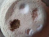 आटा गार्लिक ब्रेड (विदाउट यीस्ट और अवन)(atta garlic bread without yeast and oven recipe in hindi)