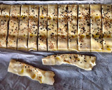 Foto del paso 2 de la receta: Barritas hojaldradas de anchoas caseras