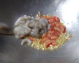 Foto langkah ke 4 dari resep Tumis Pare Campur Udang.