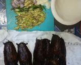 Foto langkah ke 1 dari resep Lele Asap Masak Santan.