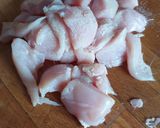Une image de l'étape 1 de Brochettes de poulet marinés au paprika tandoori masala.