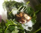 A picture of step 5 of Instant Rava idli with chutney.