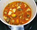 A picture of step 5 of Sundubu Jjigae (Sup Tahu Pedas Ala Drakor).