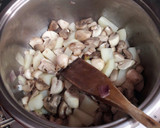Foto del paso 6 de la receta: Crema de champiñones con pistachos y queso de cabra