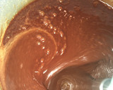 Foto del paso 3 de la receta: Brownie de chocolate con nueces y salsa de fresa