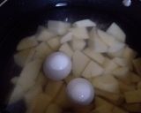 Foto del paso 2 de la receta: Bife americano y pollo con ensalada de Papa huevo y chaucha