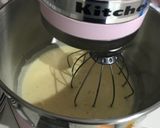 Foto langkah ke 2 dari resep French Butter Madeleine.