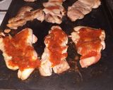 Foto del paso 2 de la receta: Pata muslo a la pizza en la Planchetta