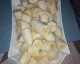 A picture of step 1 of Banana chocolate smoothie.