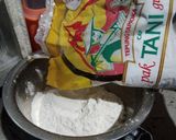 Foto langkah ke 1 dari resep Stick Bawang Wijen Hitam.