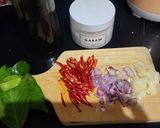 Foto langkah ke 2 dari resep Orek Tempe Kering Bumbu Iris.