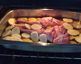 Foto del paso 1 de la receta: Patas de cordero en horno con patatas panadera