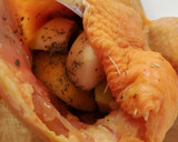Foto del paso 3 de la receta: Pollo asado a la huertana
