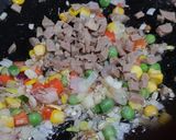 Foto langkah ke 2 dari resep Nasi Goreng Merah Putih.