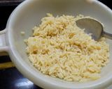 Foto del paso 2 de la receta: Tomates rellenos con arroz, atún y aceitunas (sin aderezo)
