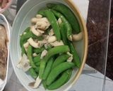 豌豆炒日本舞菇的食譜步驟5照片