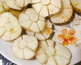 A picture of step 1 of Tawa Potato.