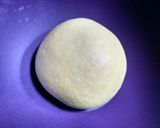 Foto langkah ke 2 dari resep Roti Sobek Labu Kuning Eggless.