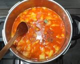 Paprikás krumpli kolbásszal recept fázis 3 fotója