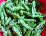 Gambar langkah 1 resipi Kacang Panjang Tumis Belacan.