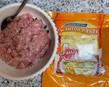 A picture of step 2 of Wonton Soup with Pork Ribs.