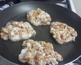 Foto del paso 5 de la receta: Tortitas de chicharrón en salsa