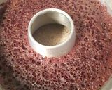 Foto langkah ke 5 dari resep Bolu Karamel Sarang Semut.