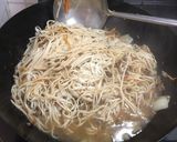Foto del paso 5 de la receta: Chow Mein de Carne Molida Frita y Caldo de Gallina & Vegetales