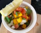Hình bước làm 3 của món Taco bò với lá xà lách