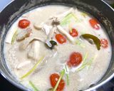 รูปขั้นตอนการทำที่ 3 ของ ต้มข่าไก่ (สูตรคลีน)