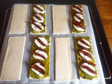Hojaldre de pesto, mozzarella y tomate seco