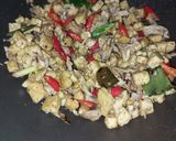 Foto langkah ke 5 dari resep Orek Tempe Ikan Pindang.