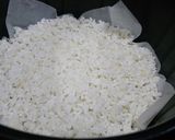 Hình bước làm 2 của món Cơm chiên hạt giòn