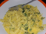 Pasta con queso y espinacas