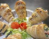 A picture of step 2 of 🥗🍦Salad Bread Cones🍦🥗.