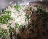A picture of step 3 of Matar pulao.