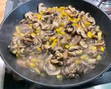 Une image de l'étape 7 de Flan aux champignons, magret de canard et courgette.