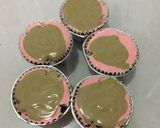 Foto langkah ke 4 dari resep Bolu Kukus Mekar Stroberi Cokelat, Tanpa Soda & Cukup 1 Telur.