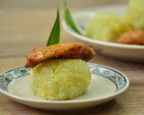 Hình bước làm 5 của món Xôi bắp ngọt lá dứa - cánh gà chiên nước mắm