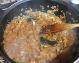 Foto del paso 9 de la receta: Pollo estofado con boniato, pasas sultanas, cúrcuma y jengibre