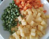 Hình bước làm 1 của món Salad Nga