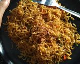 Foto langkah ke 4 dari resep Mie telor setan (mie telor goreng).