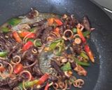 Foto langkah ke 6 dari resep Tumis Sapi Paprika & Kecombrang.