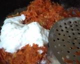 A picture of step 1 of Gajar halwa.