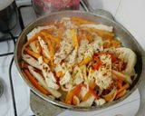 Foto del paso 7 de la receta: Pollo al escabeche para sándwich