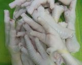 Foto langkah ke 1 dari resep Asem Asem Pedas Ceker Kemangi Khas Nganjuk.