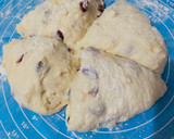 Foto langkah ke 6 dari resep Cranberry Cheese Bread (Tanpa Telur).
